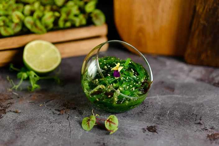 Хияши вакаме – салат из морских водорослей для современного меню