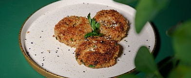 Котлетки из киноа с Луковым соусом Tamaki