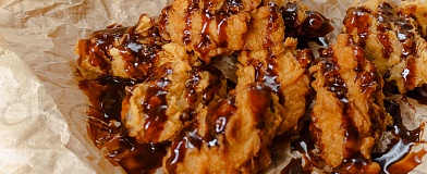 Spicy chicken wings in a crispy crust