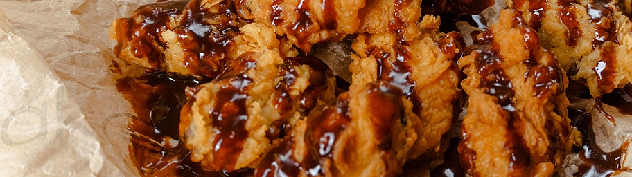 Spicy chicken wings in a crispy crust