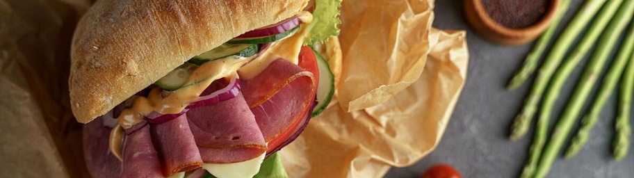 Чиабатта с пастрами и овощами