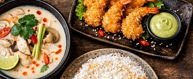 «Творожный кекс с кокосовой стружкой», «Кокосовый суп с курицей» и «Креветки с васаби»